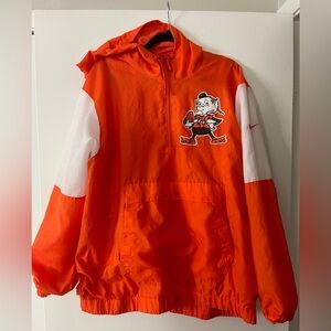 Men’s XL Nike Cleveland Browns rain jacket with hood and pockets